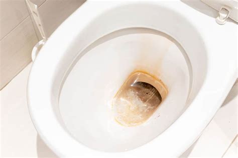 alaturka tuvalet taşındaki siyah lekeler nasıl çıkar